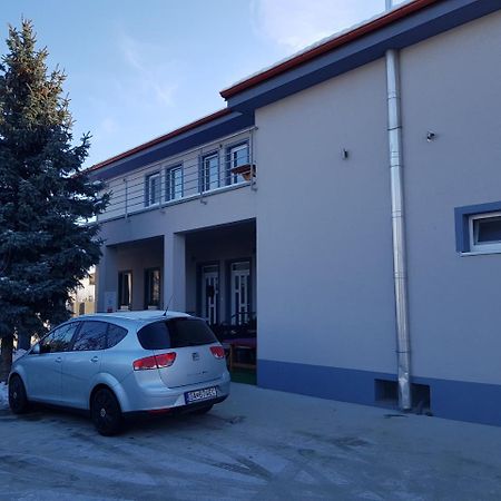 Ubytovanie House Galanta Zewnętrze zdjęcie
